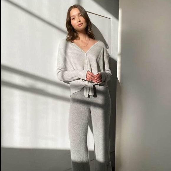 SOLD aritzia thermal tie front long sleeve babaton